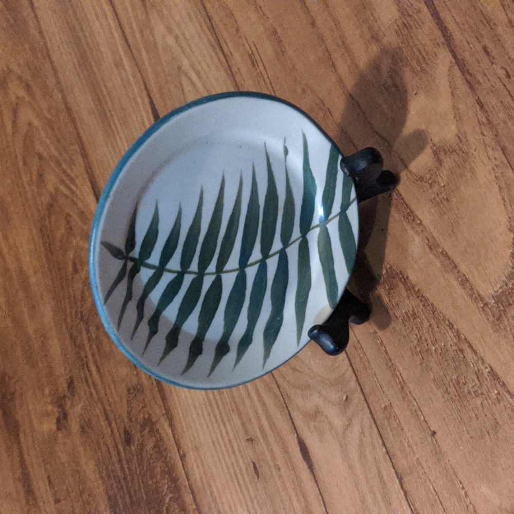 Peterson ~™Palm Designed Signed Plate w/Stand